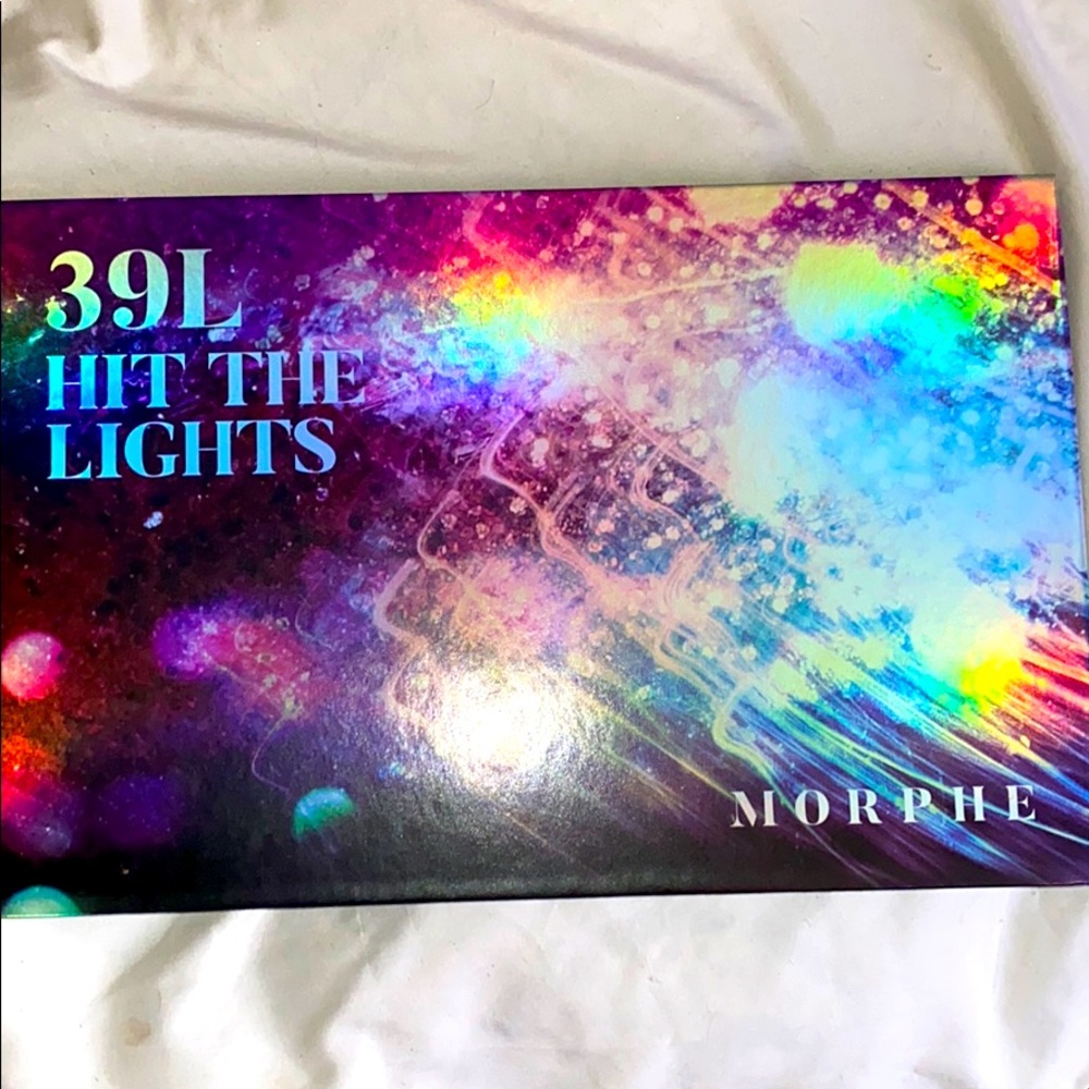 39L HIT THE LIGHTS PALLET MORPHE